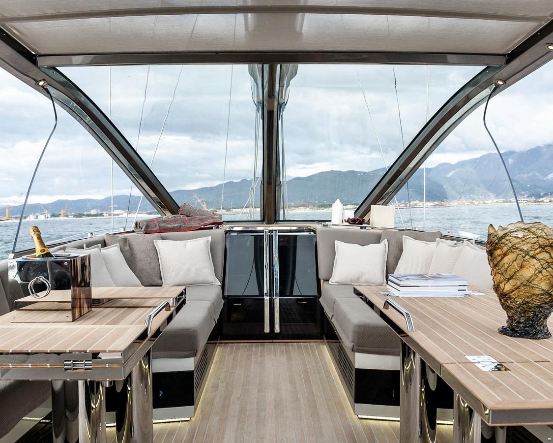 Admiral Yachts Silent 76