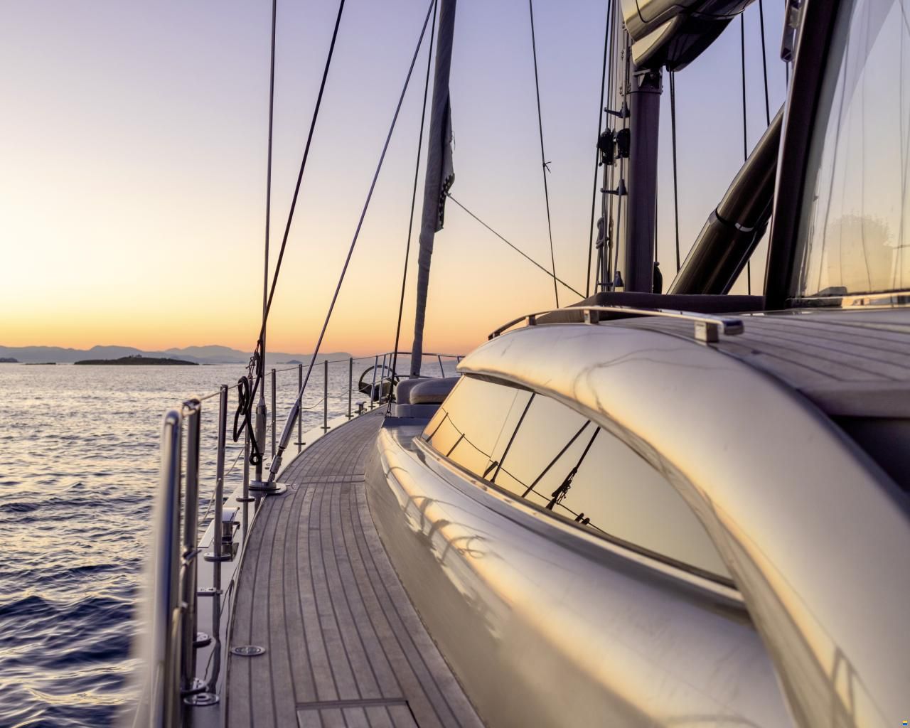 Admiral Yachts Silent 76