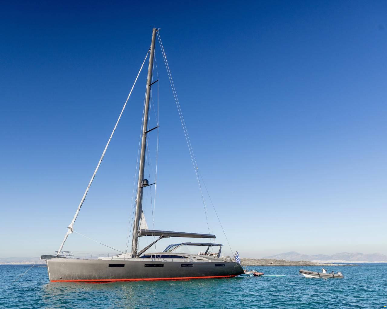 Admiral Yachts Silent 76