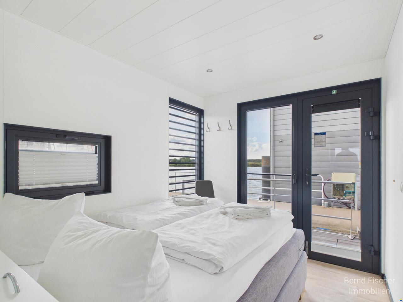 Floating Home 44