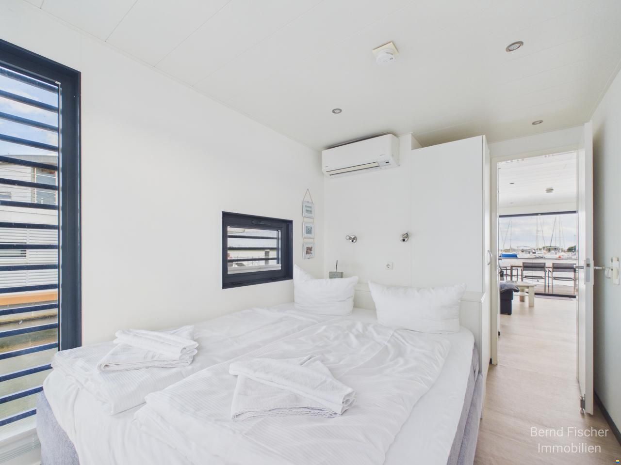 Floating Home 44