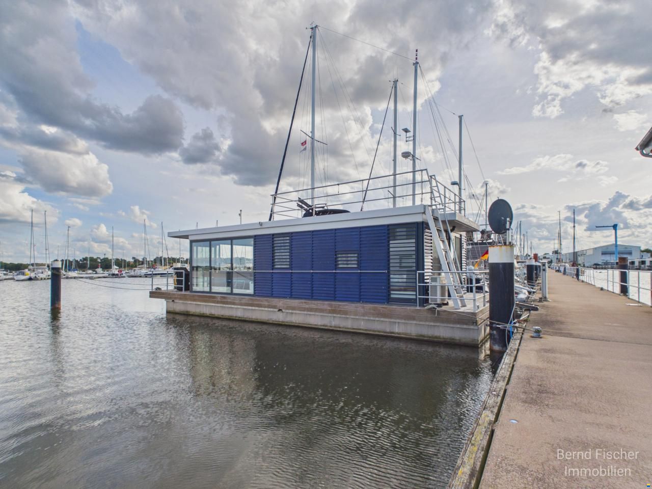Floating Home 44