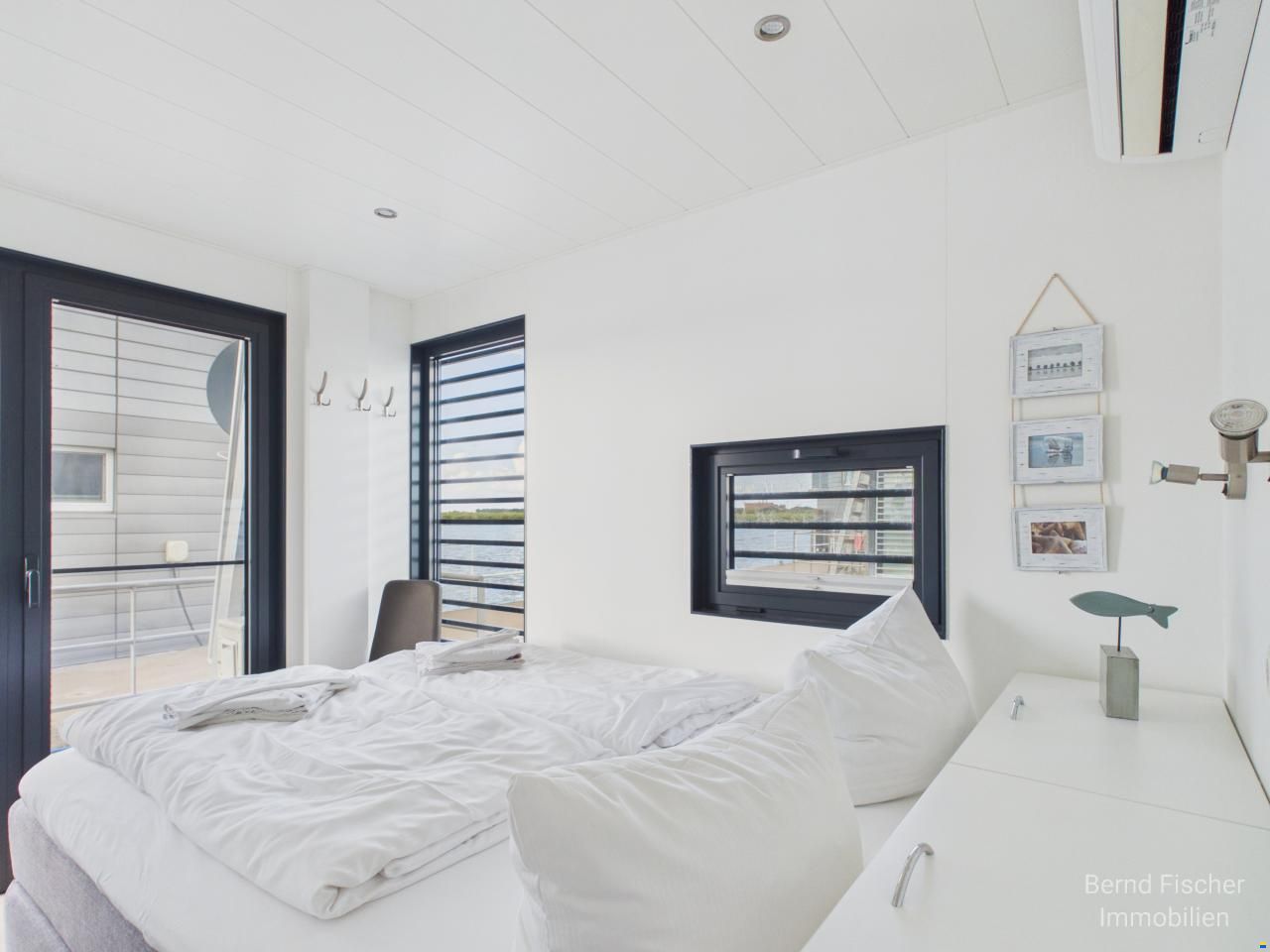 Floating Home 44