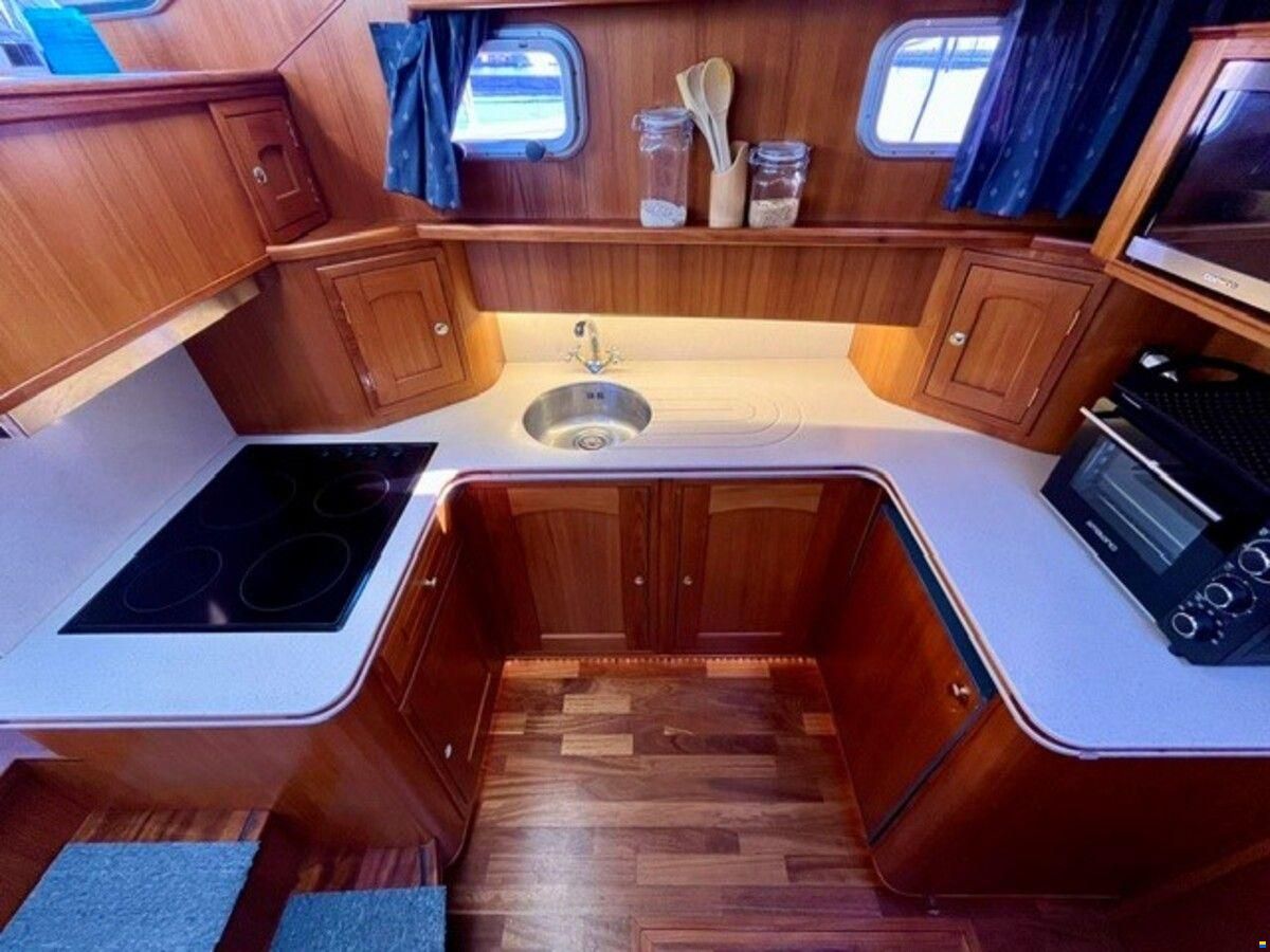 Holterman & De Vries 44 Royal Class