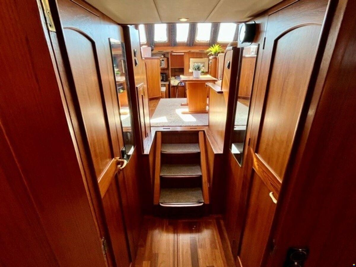 Holterman & De Vries 44 Royal Class