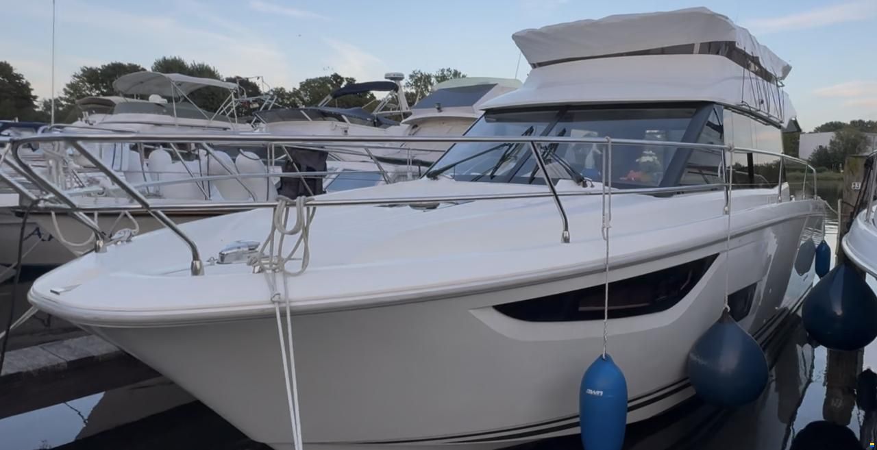 Jeanneau Velasco 37 Fly