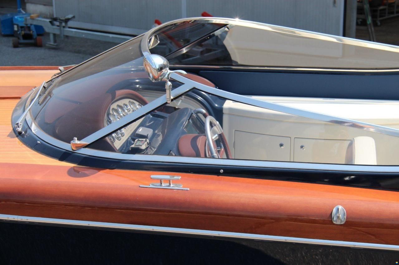Riva AQUARIVA 33