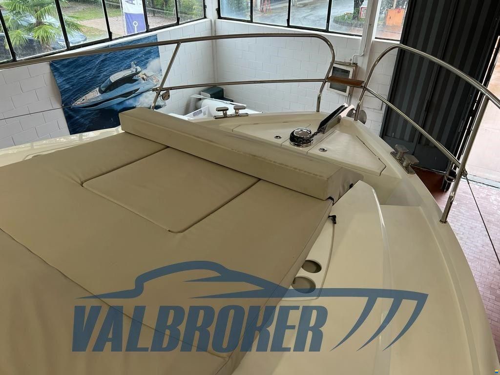 Sealine C335V