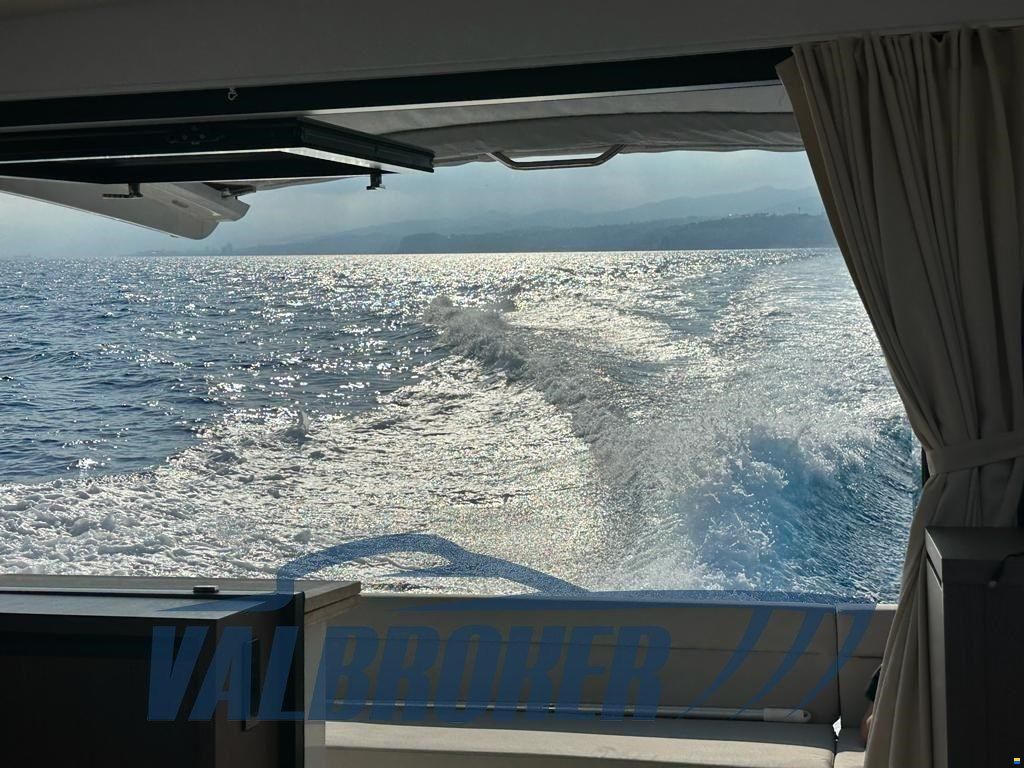 Sealine C335V