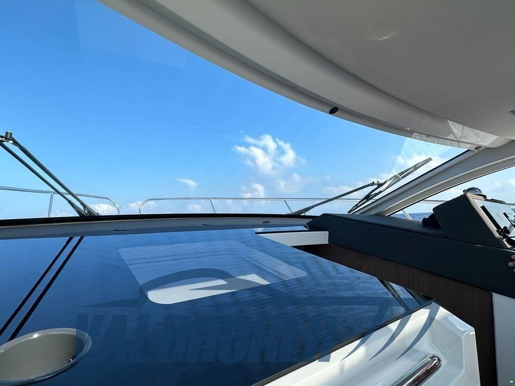 Sealine C335V