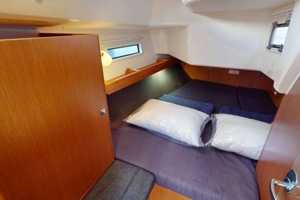Bavaria Cruiser 37