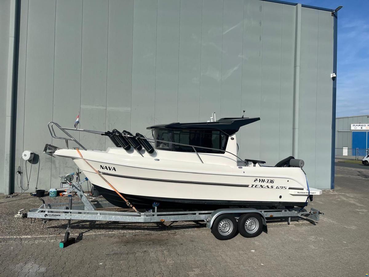Texas boats 695 Pilothouse