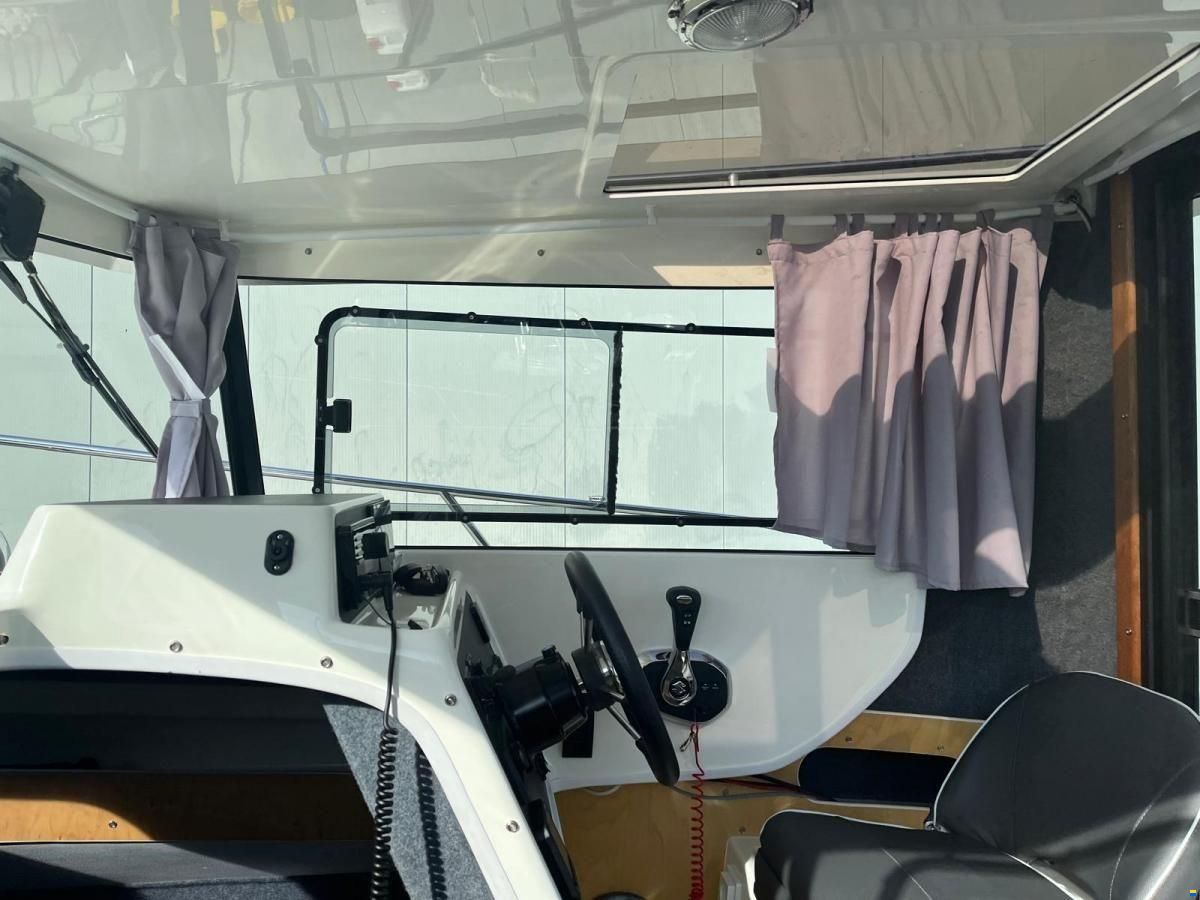 Texas boats 695 Pilothouse