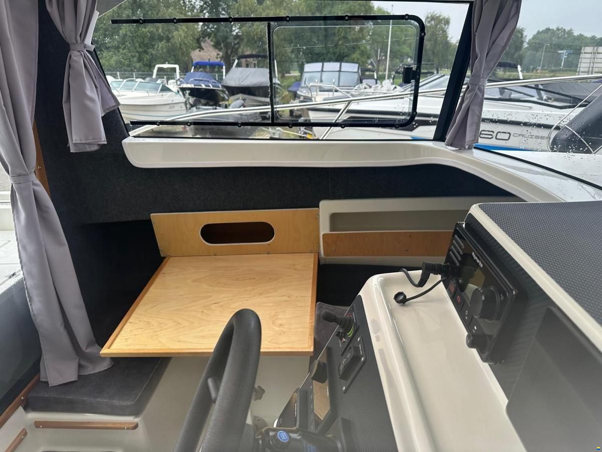 Texas boats 695 Pilothouse