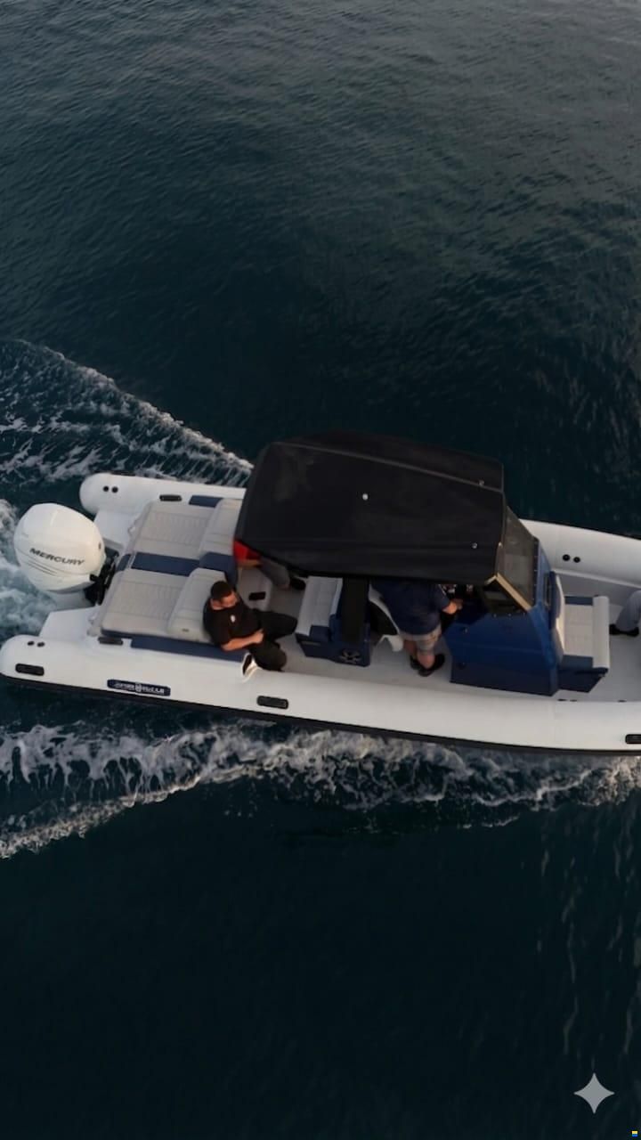 Hydrohulls HH9