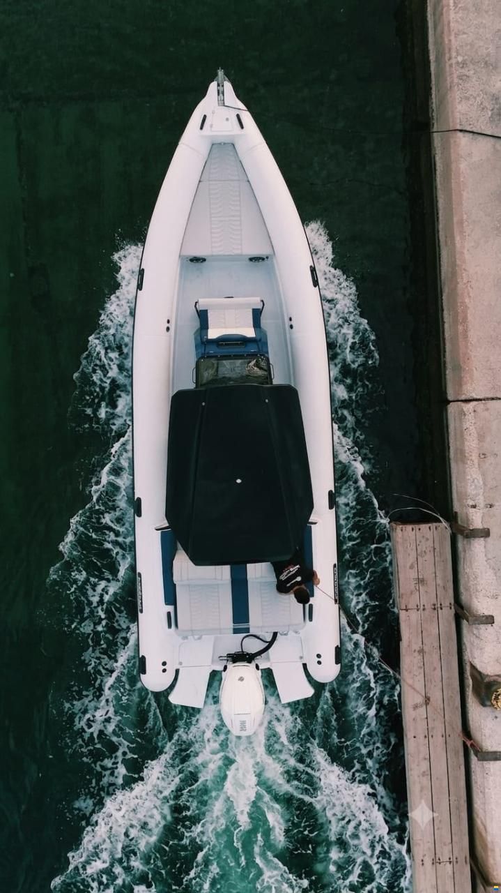 Hydrohulls HH9