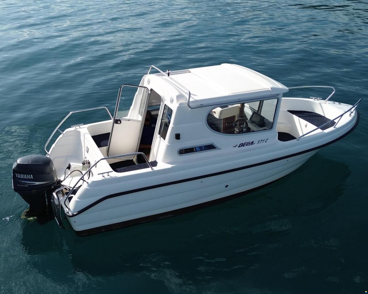 Bella 571 Cabin
