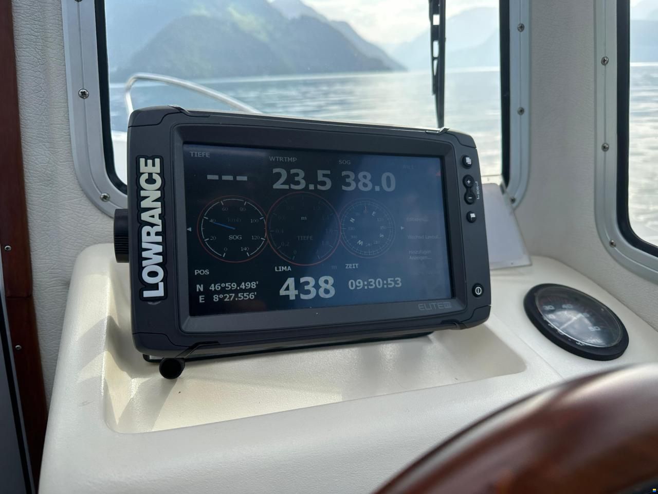 Bella 571 Cabin