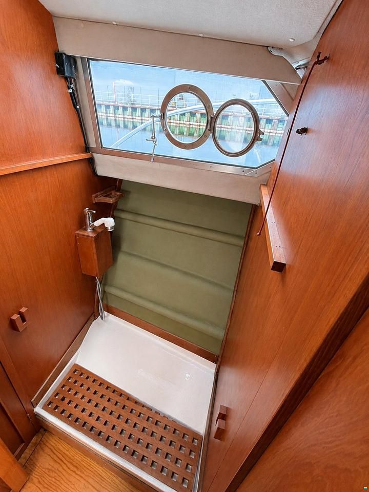 Fjord Cabin 30