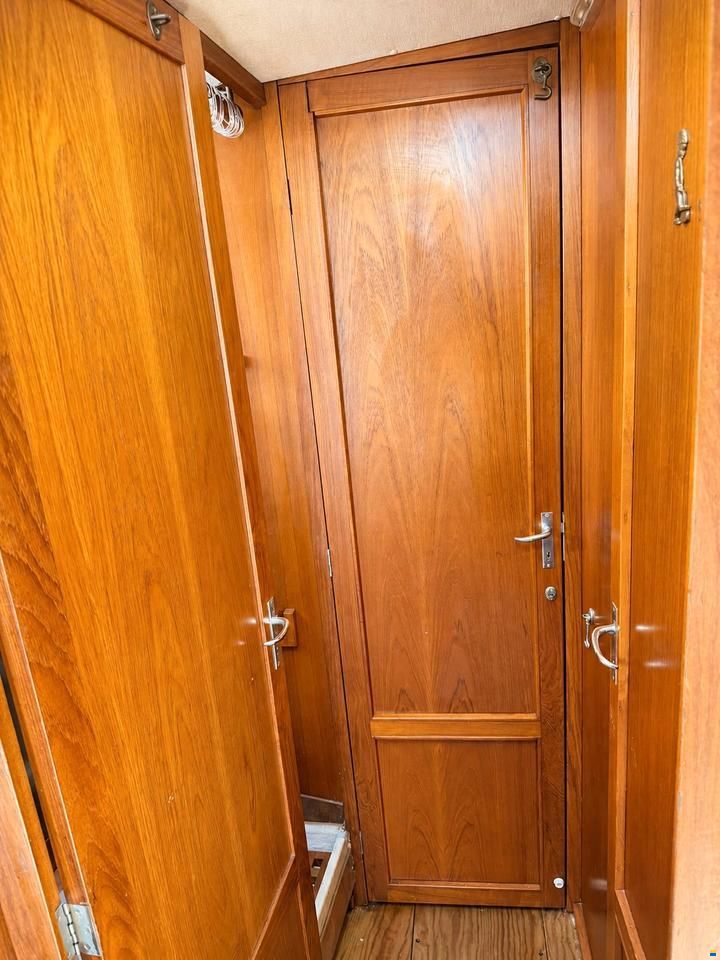 Fjord Cabin 30