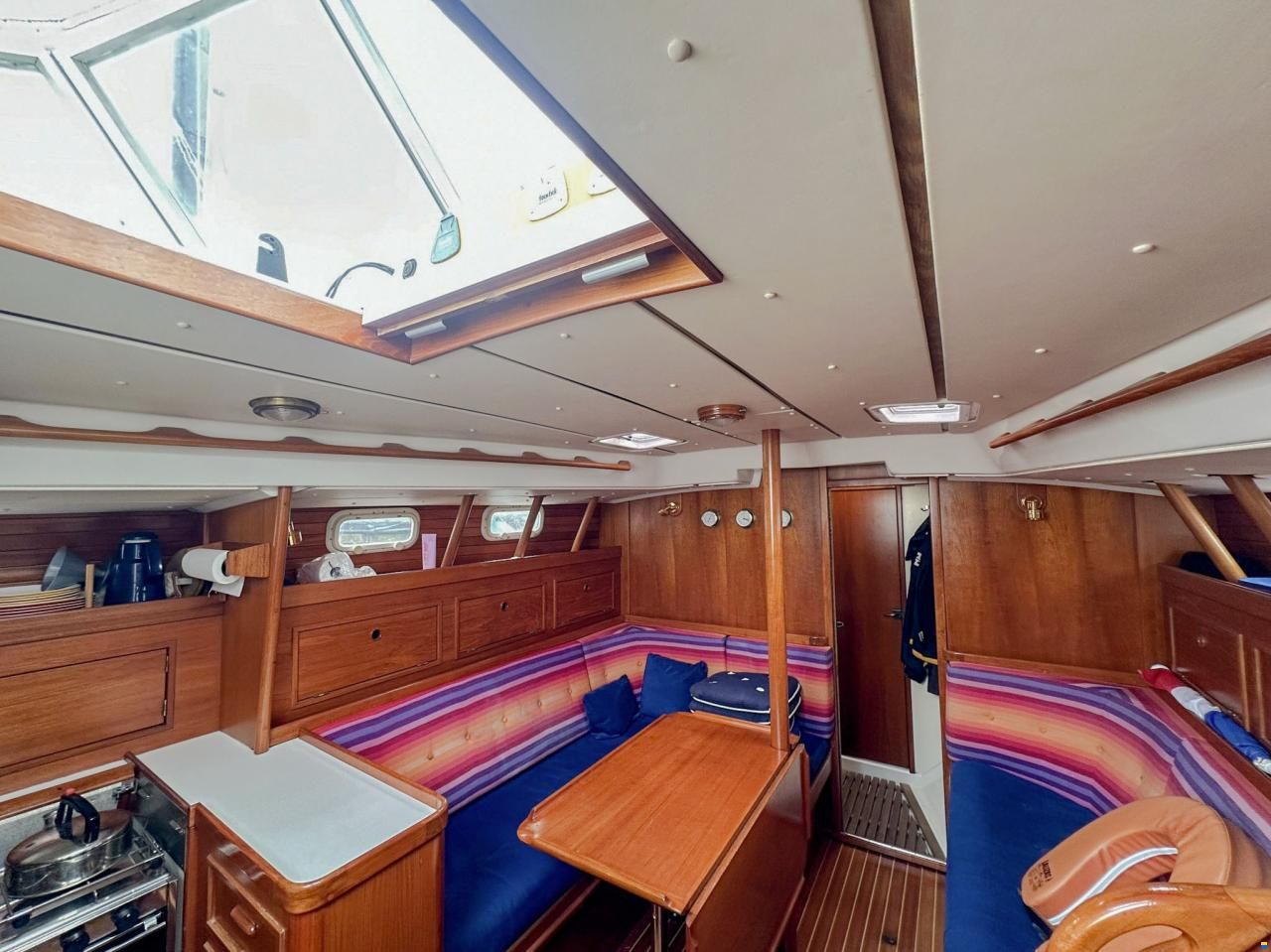 Contest 38 S Winged Keel