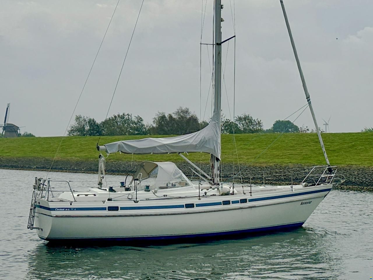 Contest 38 S Winged Keel