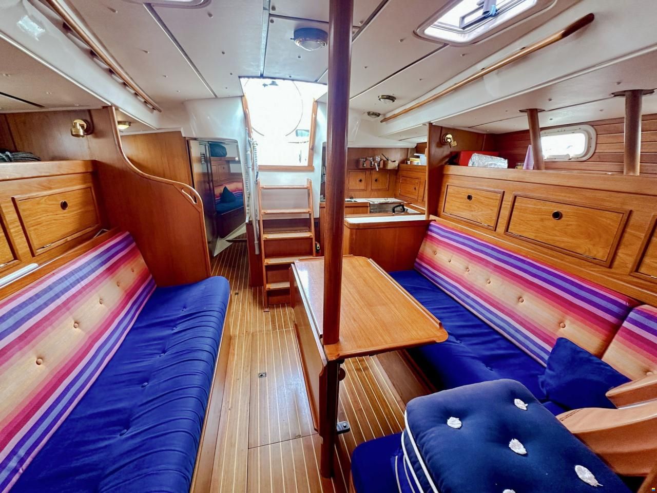 Contest 38 S Winged Keel