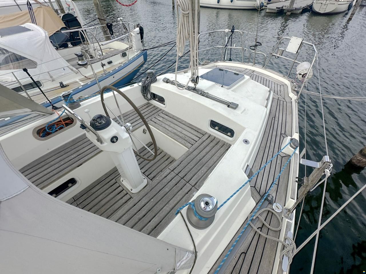 Contest 38 S Winged Keel