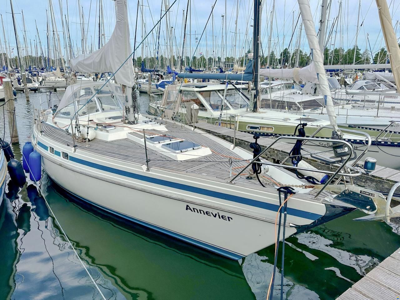 Contest 38 S Winged Keel