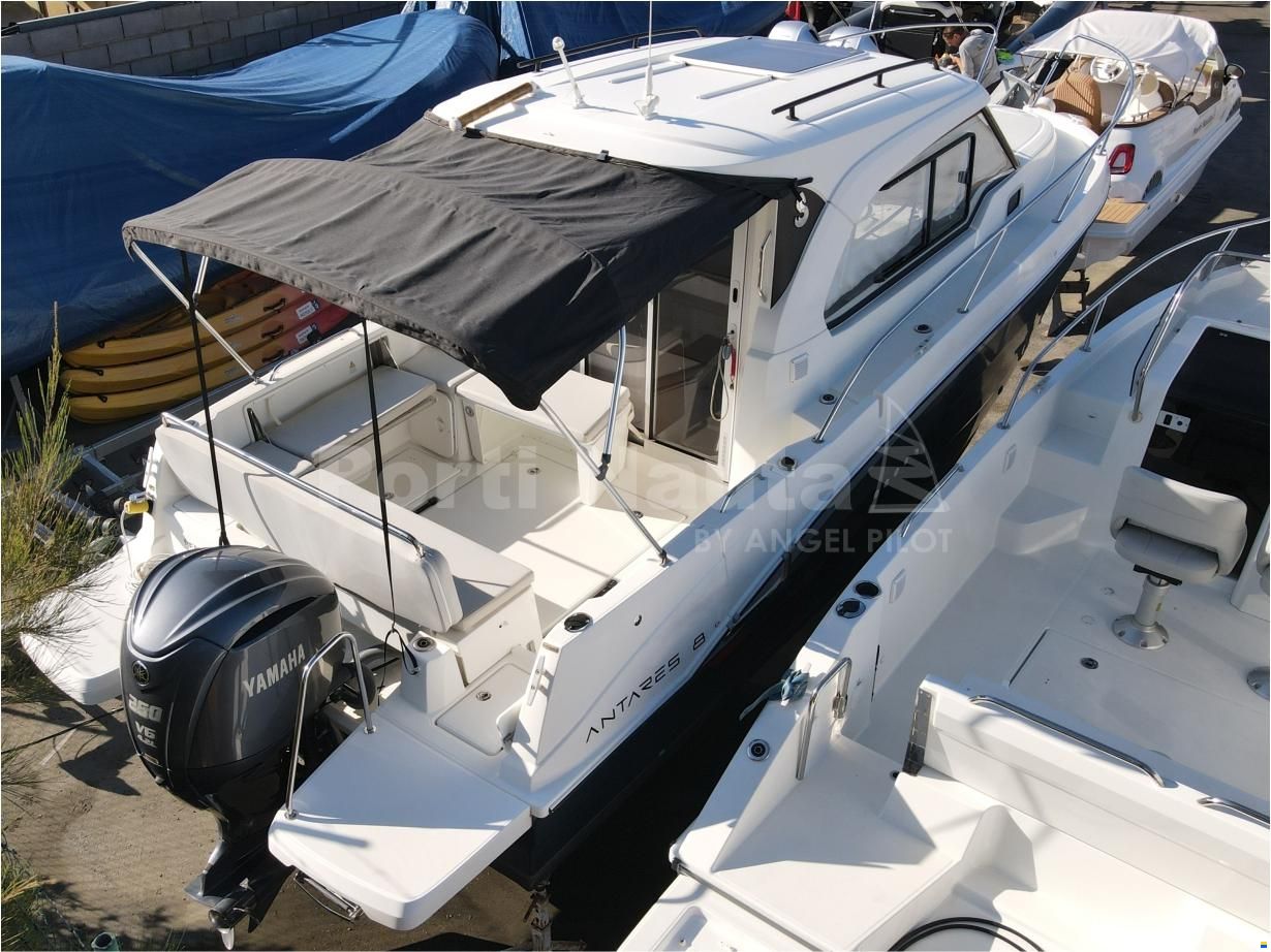 Beneteau Antares 8 OB