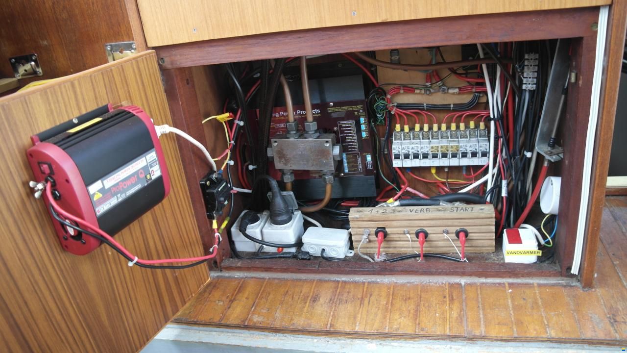 Nauticat 33