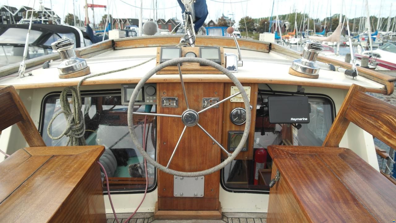 Nauticat 33
