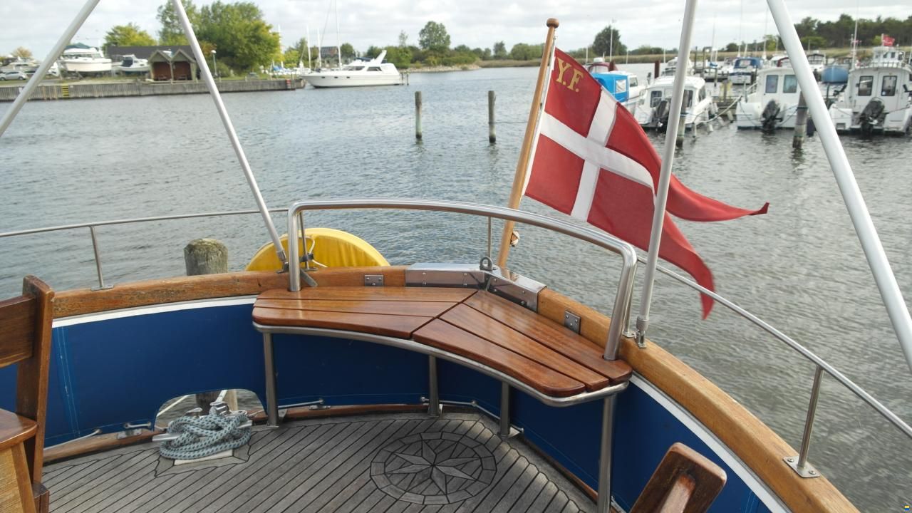 Nauticat 33