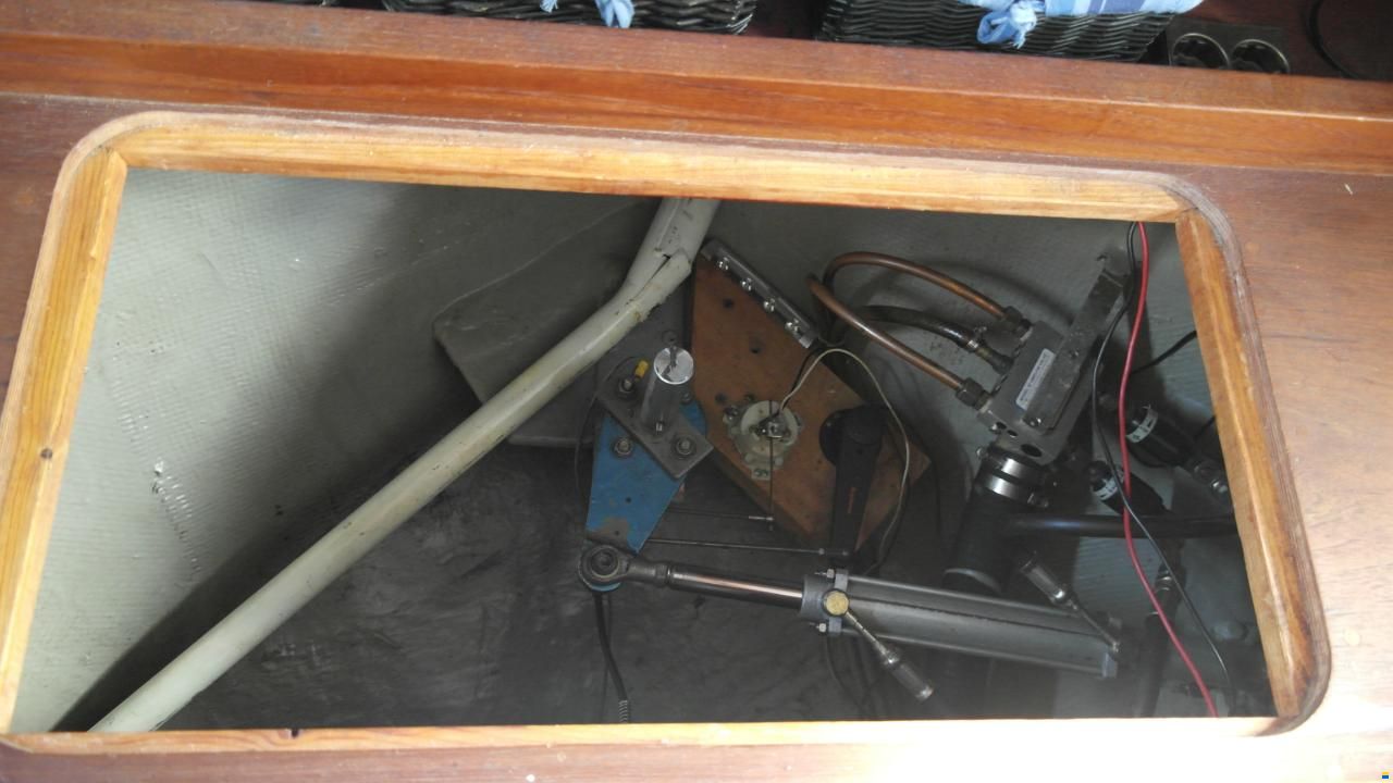 Nauticat 33