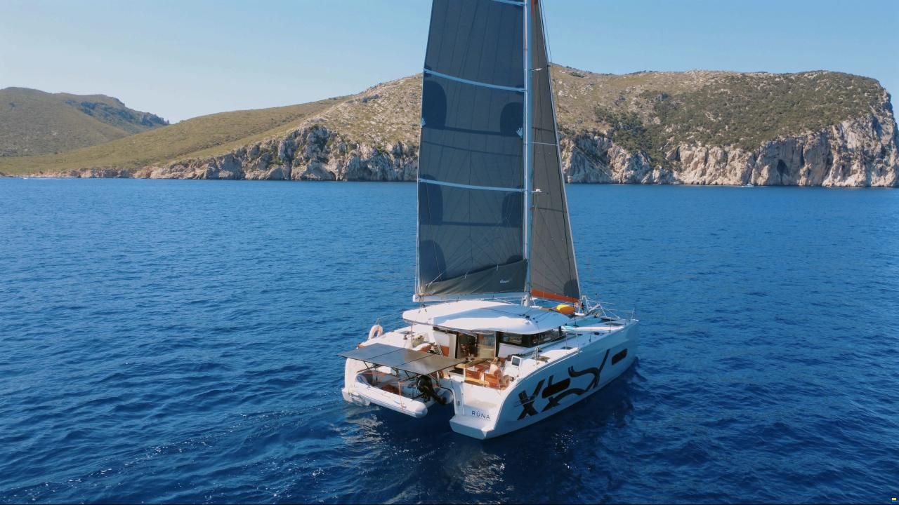 Excess 11 Pulse Line Catamaran - Rúna