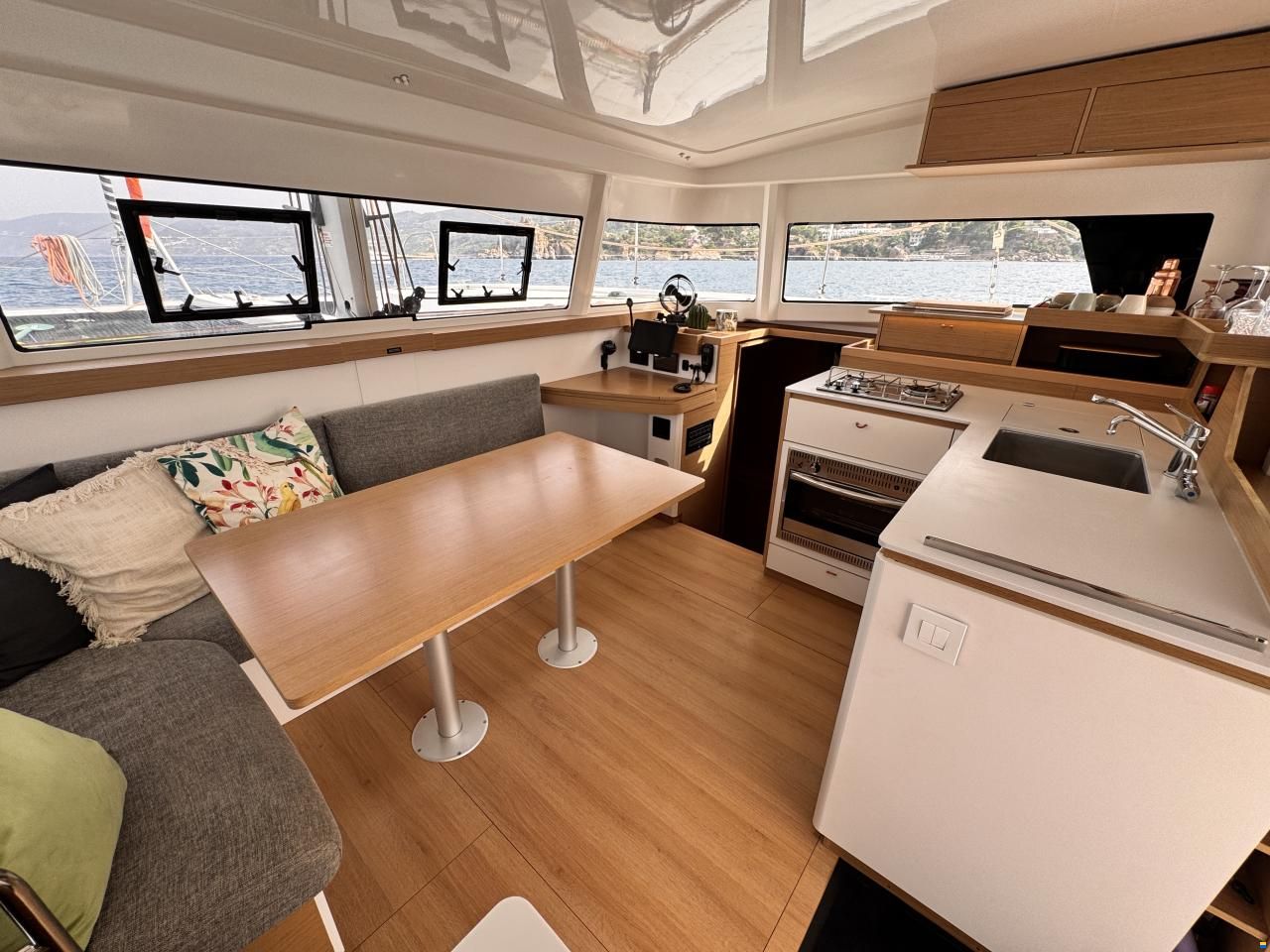 Excess 11 Pulse Line Catamaran - Rúna