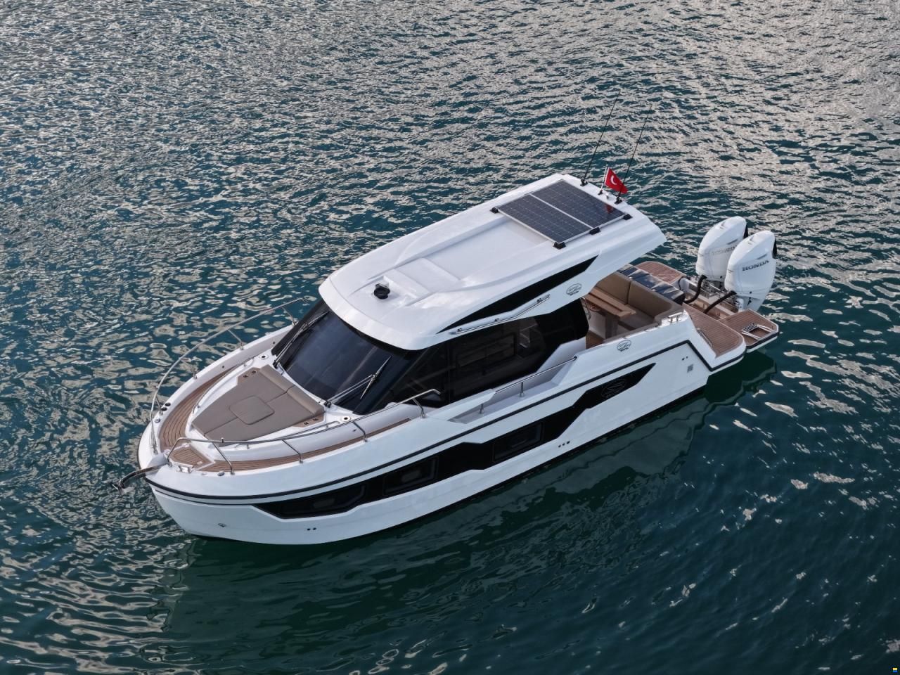 Solara 35