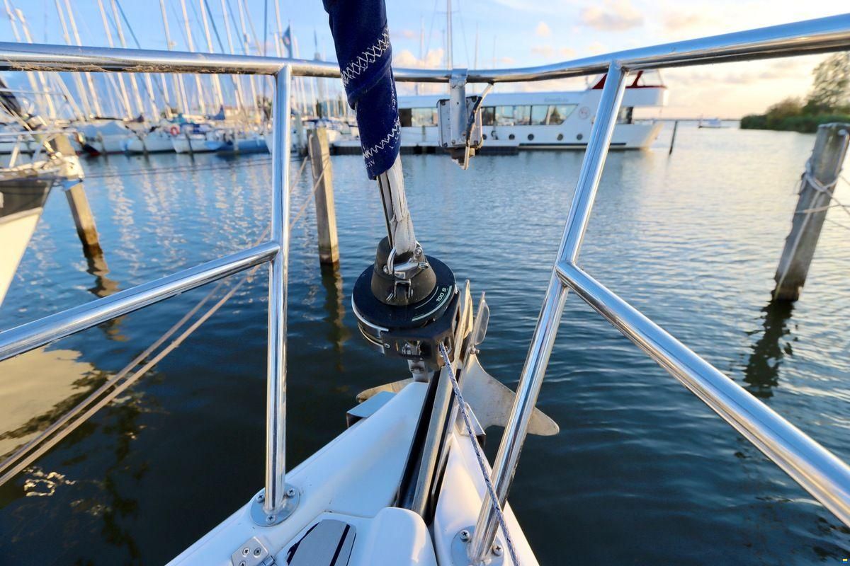 Hunter 306