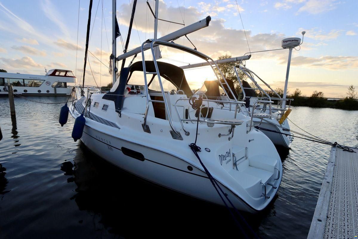Hunter 306