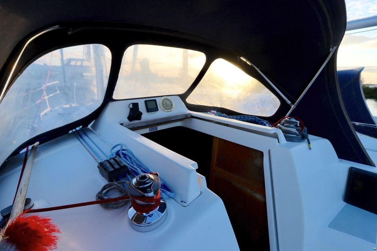 Hunter 306