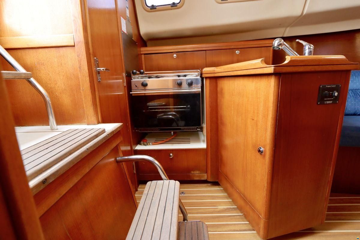 Hunter 306