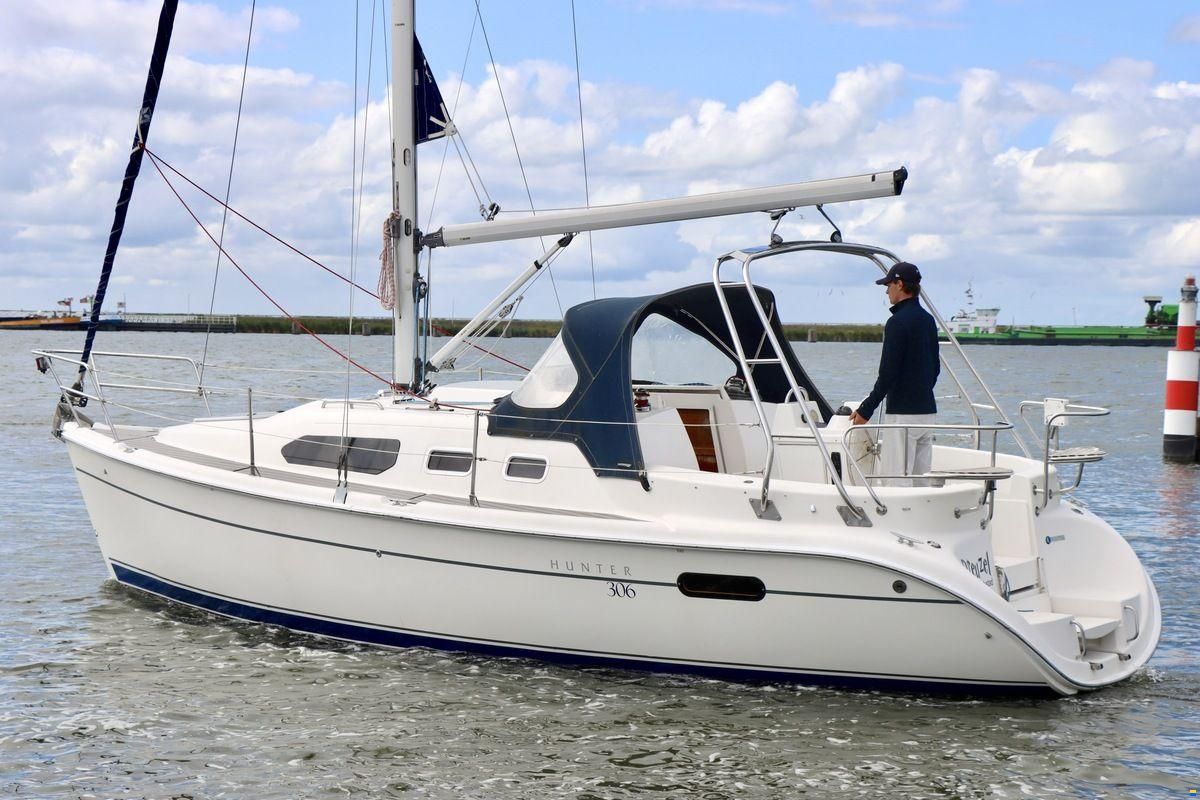 Hunter 306