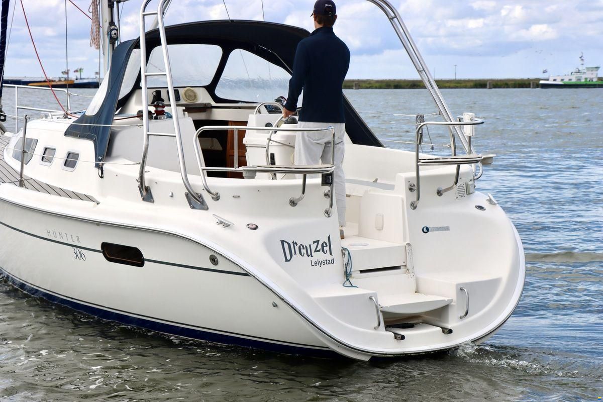 Hunter 306
