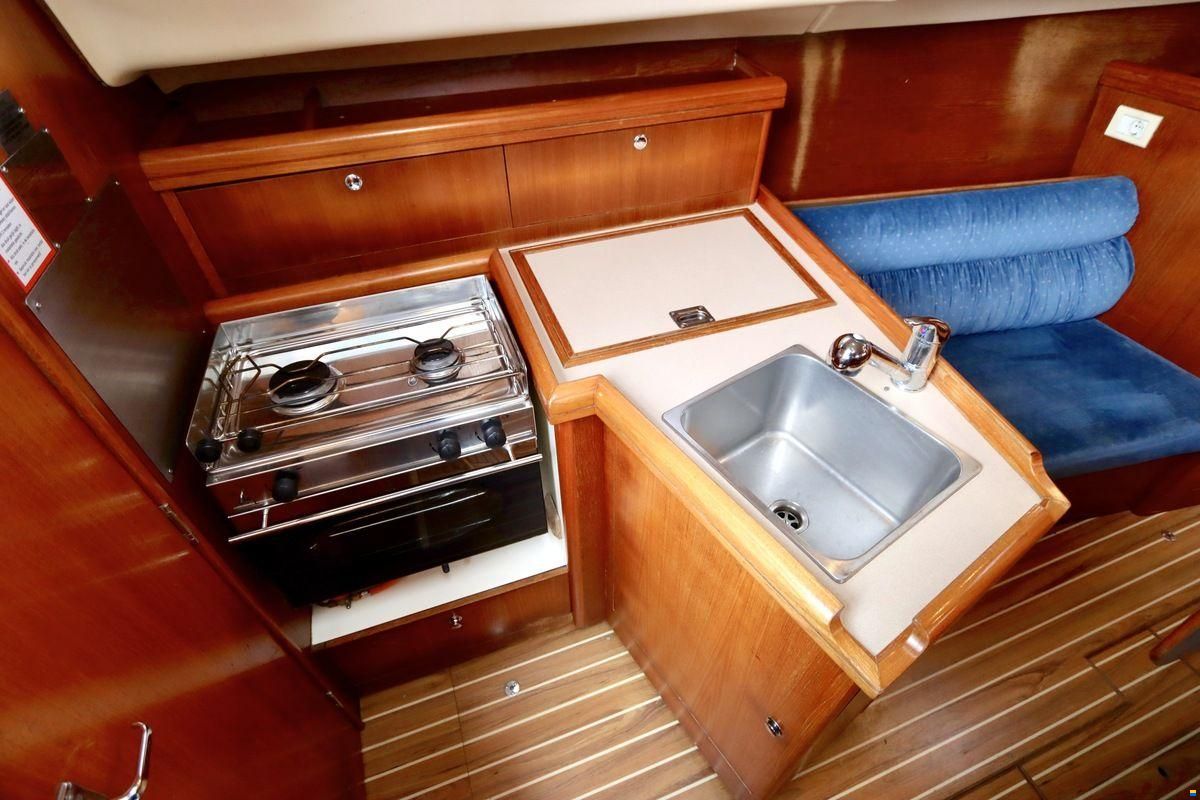 Hunter 306