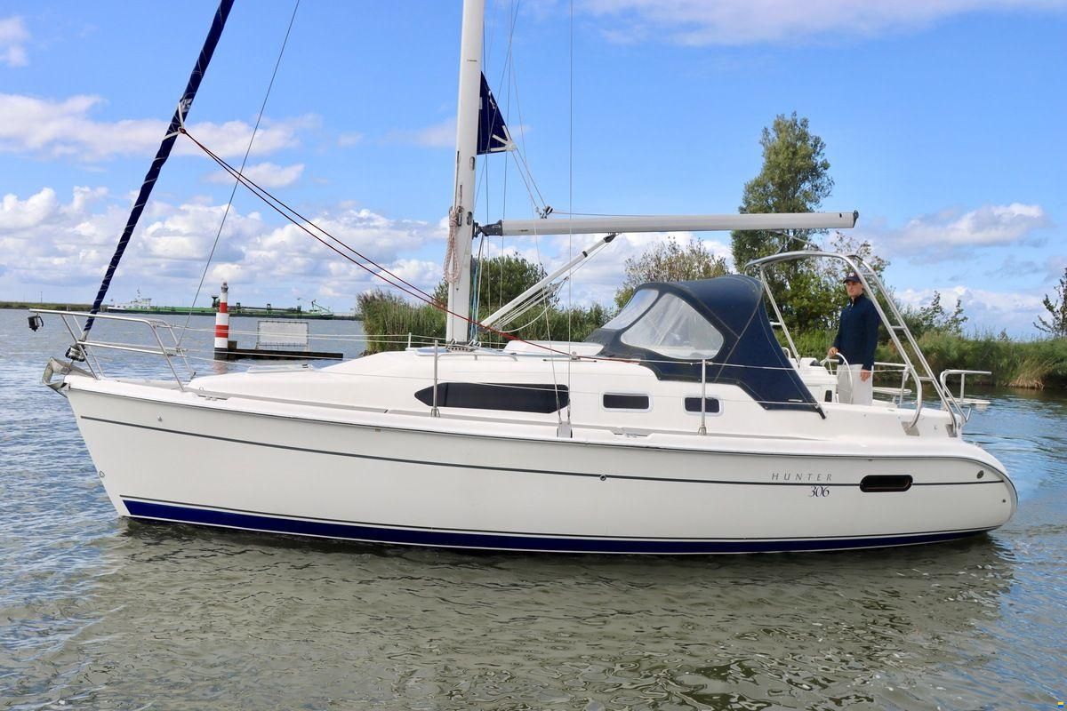 Hunter 306