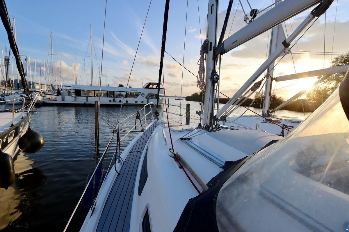 Hunter 306