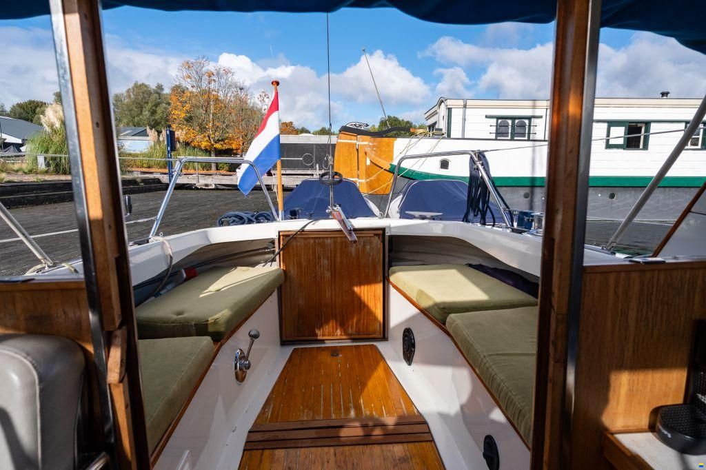 LM 28