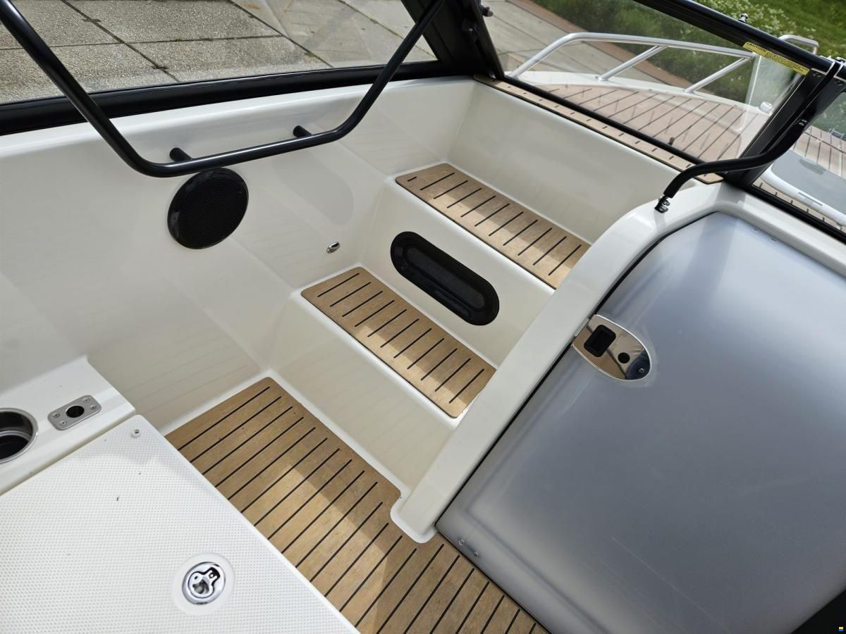 Quicksilver Activ 675 Cruiser