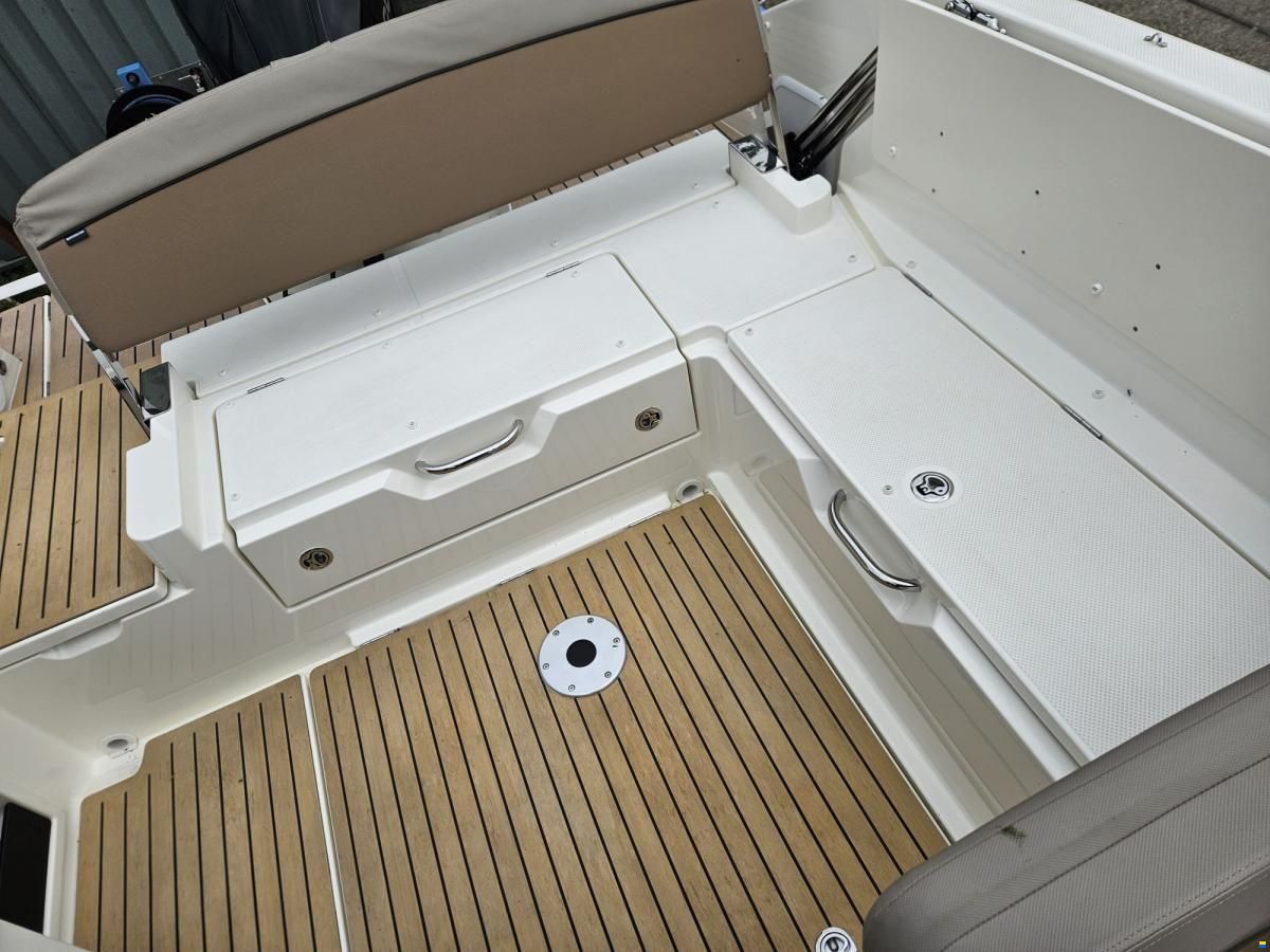 Quicksilver Activ 675 Cruiser