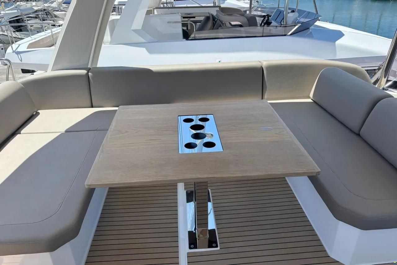 Leopard 53 Powercat